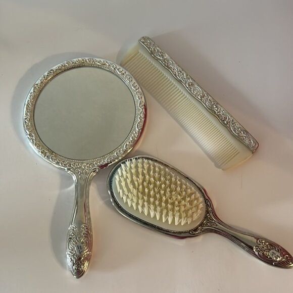 Vintage SilverTone  3 pieces Mirror & Brush Vanity Set - Picture 1 of 5